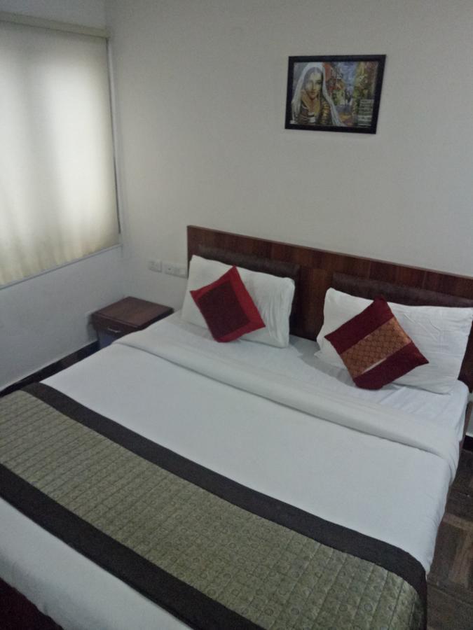 Hotel Nathu Palace New Delhi Exterior photo